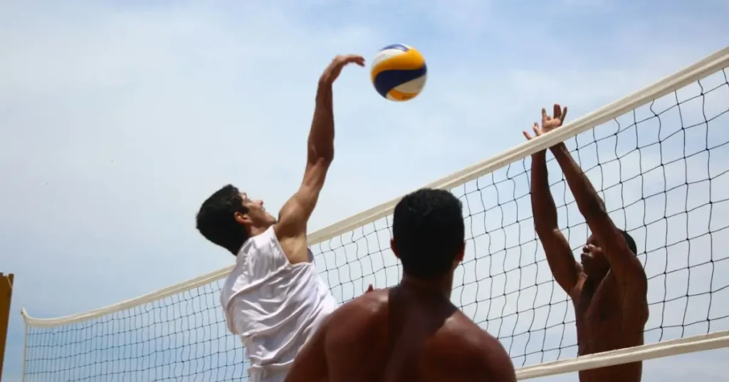 How to Play Beach Volleyball: Easy Beginner's Guide in 2024 4 paulo henrique macedo dias 1v7axvhwnOU unsplash